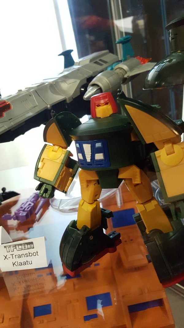 TFCon Toronto   Dealer Room Images Show Unofficial Bulkhead MTMTE Thunderclash Fall Of Cybertron Megatron More  (13 of 30)